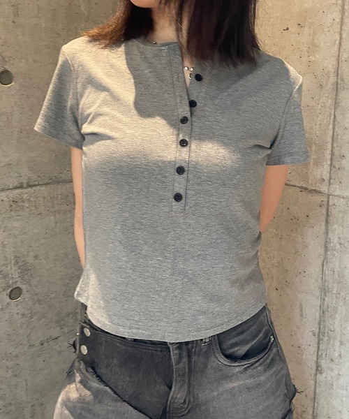 ROGER AND RAW(ロジャーアンドロウ)の「ヘンリーネック半袖トップス(Tシャツ/カットソー・レディース・ブラック/グレー/アイボリー・FREE)」の11枚目の写真