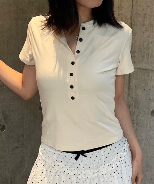 ROGER AND RAW(ロジャーアンドロウ)の「ヘンリーネック半袖トップス(Tシャツ/カットソー・レディース・ブラック/グレー/アイボリー・FREE)」の7枚目の写真