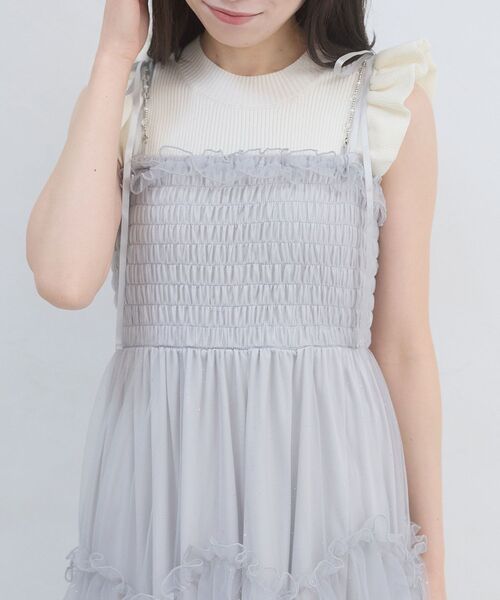 MAJESTIC LEGON(マジェスティックレゴン)の「ショルダーフリルノースリーブニット(ニット/セーター・レディース・アイボリー/ライトグレー/ブラック/ピンク・MEDIUM)」の5枚目の写真