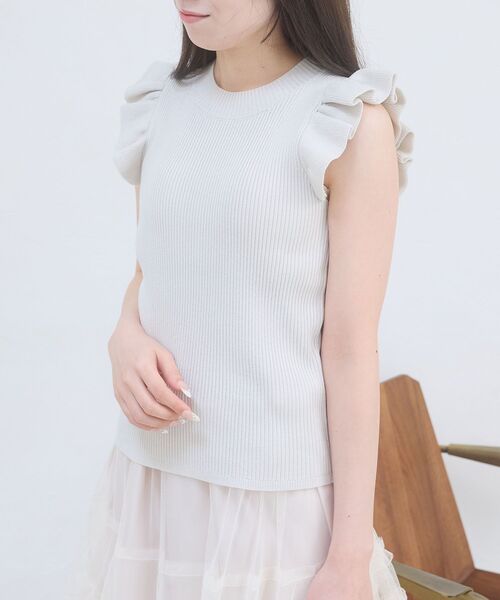 MAJESTIC LEGON(マジェスティックレゴン)の「ショルダーフリルノースリーブニット(ニット/セーター・レディース・アイボリー/ライトグレー/ブラック/ピンク・MEDIUM)」の18枚目の写真