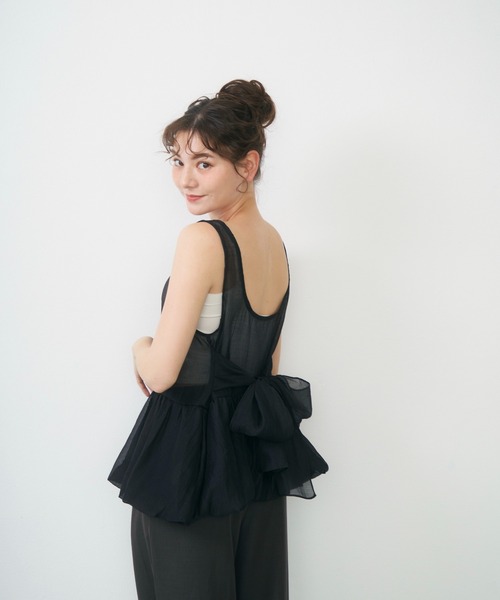 Lunea(ルネア)の「2wayリボンペプラムトップス / ribbon detail peplum top(タンクトップ・レディース・アイボリー/ブラック・FREE)」の19枚目の写真