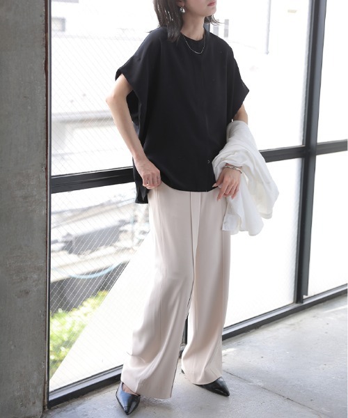 HUG.U(ハグユー)の「シワになりにくい きちんと半袖ブラウス(シャツ/ブラウス・レディース・ベージュ/ホワイト/ブラック・FREE)」の13枚目の写真