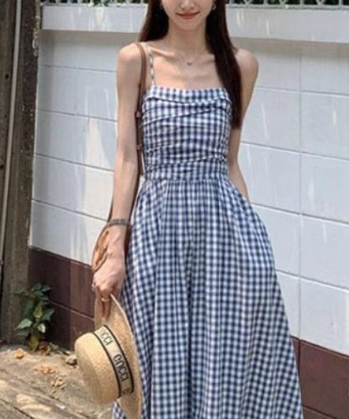 LUCPY(ラクピー)の「ギンガムチェックシャーリングキャミワンピース(ワンピース・レディース・ブルー・LARGE/MEDIUM/SMALL/X-LARGE)」の6枚目の写真