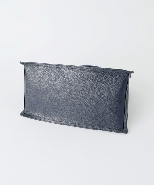 Spick & Span(スピックアンドスパン)の「《新色有り / 追加》VIOLAd’ORO イタリアンWフェイスレザートートバッグM(トートバッグ・レディース・グレー/ボルドー/ブラック/ネイビー・FREE)」の15枚目の写真