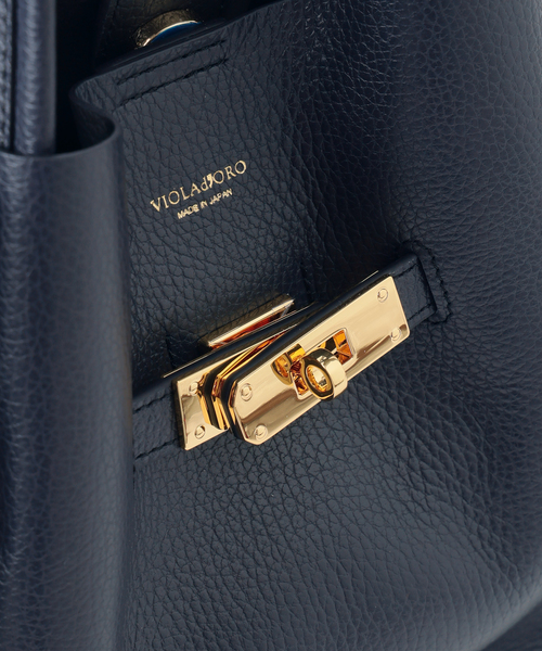 Spick & Span(スピックアンドスパン)の「《新色有り / 追加》VIOLAd’ORO イタリアンWフェイスレザートートバッグM(トートバッグ・レディース・グレー/ボルドー/ブラック/ネイビー・FREE)」の19枚目の写真