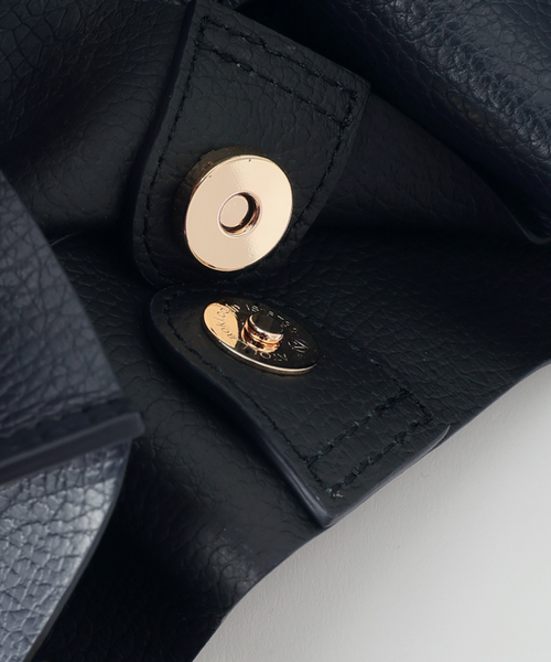 Spick & Span(スピックアンドスパン)の「《新色有り / 追加》VIOLAd’ORO イタリアンWフェイスレザートートバッグM(トートバッグ・レディース・グレー/ボルドー/ブラック/ネイビー・FREE)」の21枚目の写真