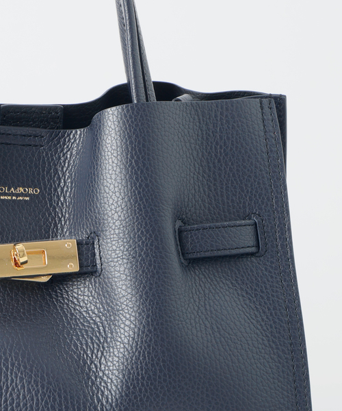 Spick & Span(スピックアンドスパン)の「《新色有り / 追加》VIOLAd’ORO イタリアンWフェイスレザートートバッグM(トートバッグ・レディース・グレー/ボルドー/ブラック/ネイビー・FREE)」の16枚目の写真