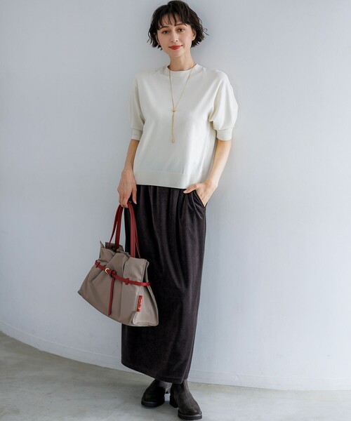 23区 L(ニジュウサンクオオキイサイズ)の「セミマットフリゼ リラクシー ニット Tシャツ(ニット/セーター・レディース・ダークブラウン系/ライラック系/ネイビー系/ライトオレンジ系・44/46)」の6枚目の写真