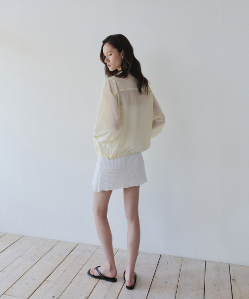 YEARNING（イヤニング）の「SHEER LIGHTWEIGHT ZIP-UP, BUTTER（ナイロンジャケット・レディース・その他・FREE）」の2枚目の写真