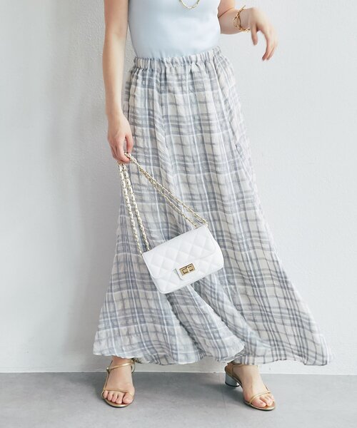 La boutique BonBon(ラブティックボンボン)の「【ウエスト調節可能・ゆれる美シルエット】シアーチェックスカート(スカート・レディース・オフホワイト/ネイビー・FREE)」の8枚目の写真