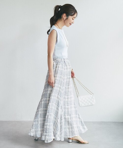 La boutique BonBon(ラブティックボンボン)の「【ウエスト調節可能・ゆれる美シルエット】シアーチェックスカート(スカート・レディース・オフホワイト/ネイビー・FREE)」の10枚目の写真