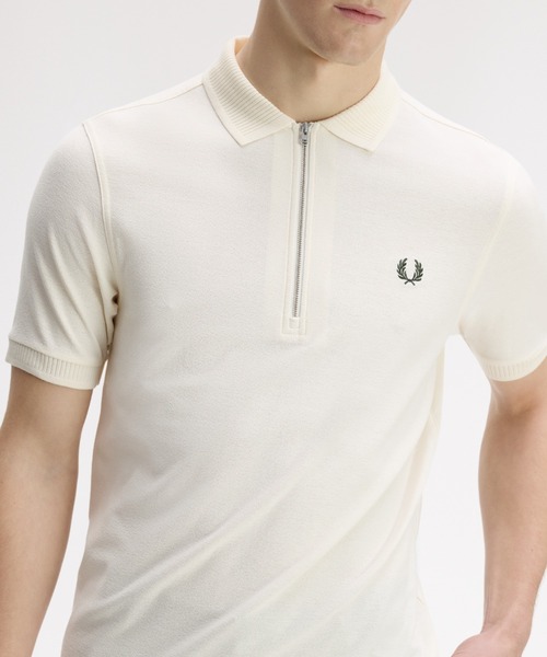 FRED PERRY(フレッドペリー)の「Crepe Pique Polo Shirt/クレープ鹿の子ポロシャツ(ポロシャツ・メンズ・ベージュ/ブラック/ブラウン系その他/ブラウン・L/M/S)」の10枚目の写真