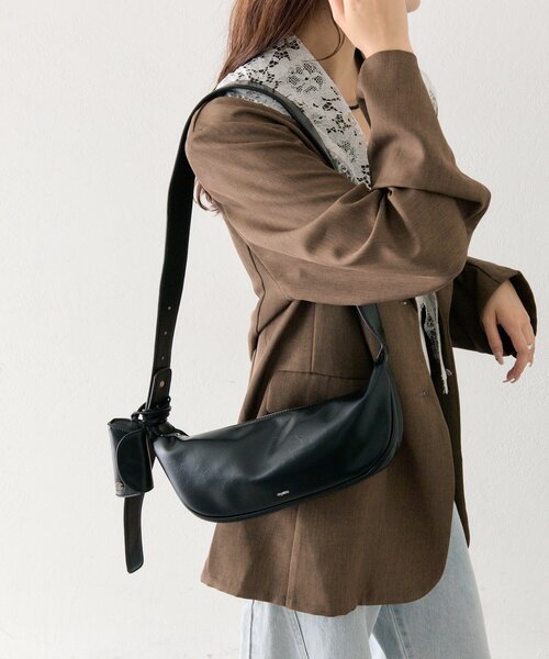 mystic（ミスティック）の「《WEB限定/RED》ハーフムーンショルダーBAG（ショルダーバッグ・レディース・ベージュ/レッド/ブラック・ONE SIZE）」の10枚目の写真