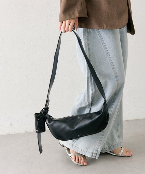 mystic（ミスティック）の「《WEB限定/RED》ハーフムーンショルダーBAG（ショルダーバッグ・レディース・ベージュ/レッド/ブラック・ONE SIZE）」の12枚目の写真