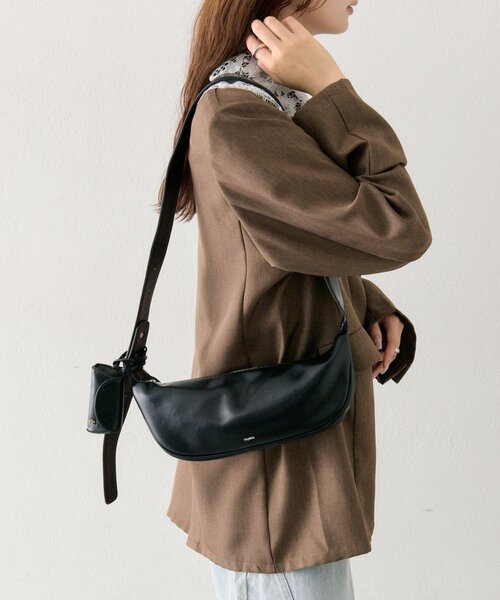 mystic（ミスティック）の「《WEB限定/RED》ハーフムーンショルダーBAG（ショルダーバッグ・レディース・ベージュ/レッド/ブラック・ONE SIZE）」の14枚目の写真