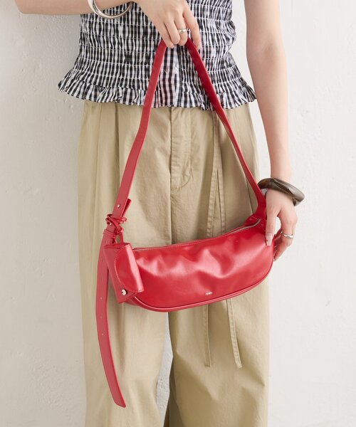 mystic（ミスティック）の「《WEB限定/RED》ハーフムーンショルダーBAG（ショルダーバッグ・レディース・ベージュ/レッド/ブラック・ONE SIZE）」の5枚目の写真