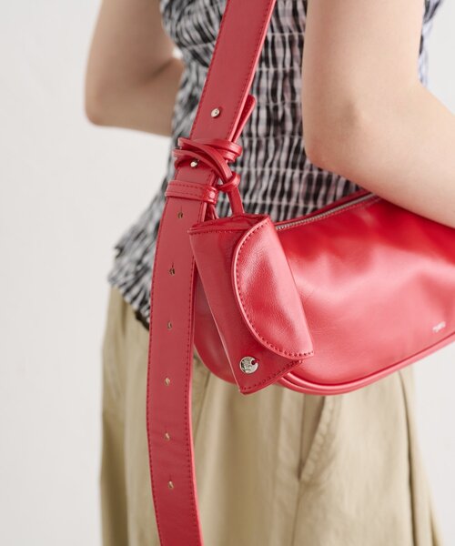 mystic（ミスティック）の「《WEB限定/RED》ハーフムーンショルダーBAG（ショルダーバッグ・レディース・ベージュ/レッド/ブラック・ONE SIZE）」の6枚目の写真