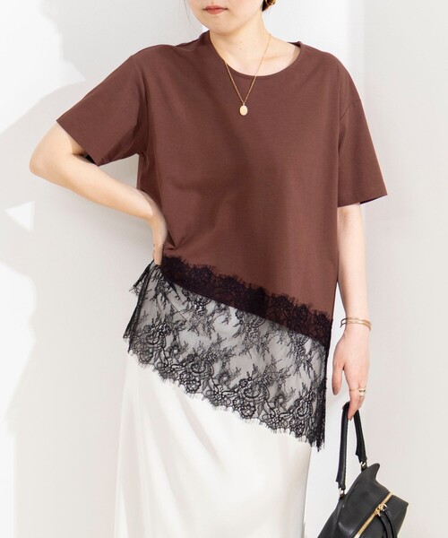NOLLEY’S Sophi(ノーリーズソフィ)の「【BECシリーズ】ウォッシャブル裾レースイレヘムTシャツ(Tシャツ/カットソー・レディース・オフホワイト/ブラウン/ブラック・38)」の3枚目の写真