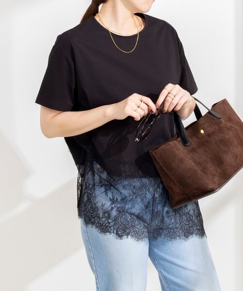 NOLLEY’S Sophi(ノーリーズソフィ)の「【BECシリーズ】ウォッシャブル裾レースイレヘムTシャツ(Tシャツ/カットソー・レディース・オフホワイト/ブラウン/ブラック・38)」の2枚目の写真