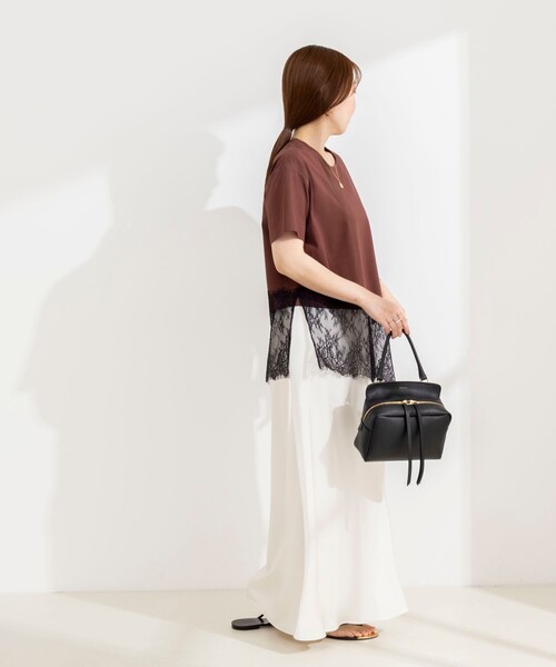 NOLLEY’S Sophi(ノーリーズソフィ)の「【BECシリーズ】ウォッシャブル裾レースイレヘムTシャツ(Tシャツ/カットソー・レディース・オフホワイト/ブラウン/ブラック・38)」の11枚目の写真
