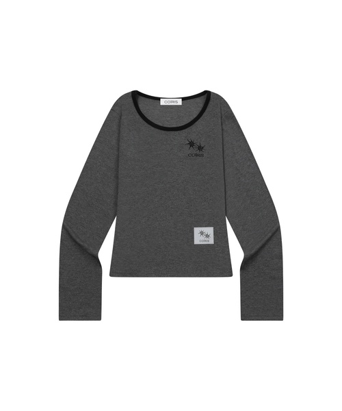 COIRIS(コイリス)の「ロラ スモールロゴ 配色 Uネック 長袖Tシャツ (10カラー)(Tシャツ/カットソー・レディース・チャコール/ブルー/グリーン/ブラウン/ネイビー/カーキ/ブラック/ホワイト/ライトグレー/スカイブルー・FREE)」の4枚目の写真
