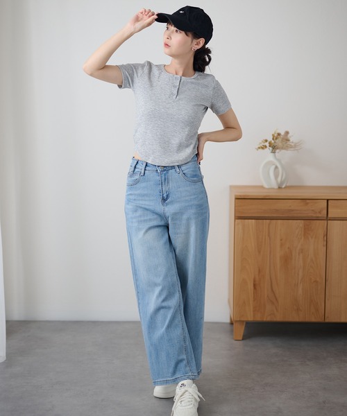 DAYRA(デイラ)の「ソリッドカラー ヘンリーネック ショート丈 半袖 トップス(Tシャツ/カットソー・レディース・ライトグレー/ダークグレー/ネイビー/ブラック・FREE)」の19枚目の写真