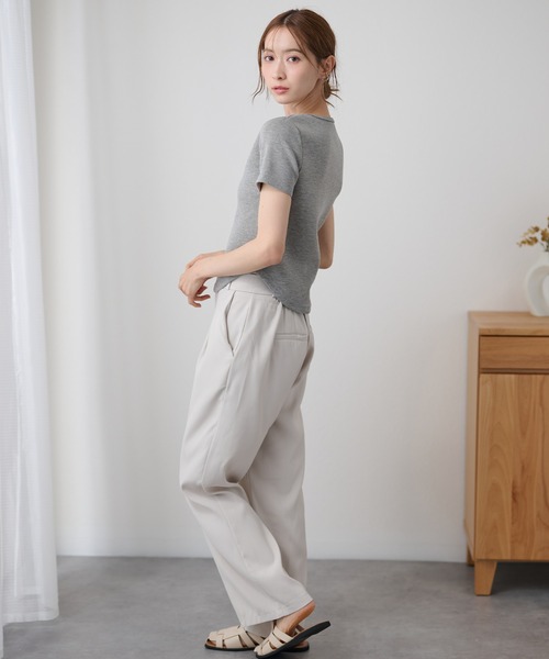 DAYRA(デイラ)の「ソリッドカラー ヘンリーネック ショート丈 半袖 トップス(Tシャツ/カットソー・レディース・ライトグレー/ダークグレー/ネイビー/ブラック・FREE)」の18枚目の写真