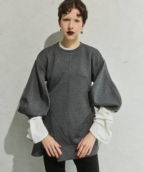 OMMO（オーエムエムオー）の「DOUBLE CURVE SLEEVE TOP（スウェット・レディース・ブラック/グレー/ボルドー・F）」の3枚目の写真
