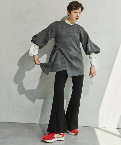 OMMO（オーエムエムオー）の「DOUBLE CURVE SLEEVE TOP（スウェット・レディース・ブラック/グレー/ボルドー・F）」の22枚目の写真