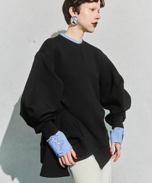 OMMO（オーエムエムオー）の「DOUBLE CURVE SLEEVE TOP（スウェット・レディース・ブラック/グレー/ボルドー・F）」の4枚目の写真