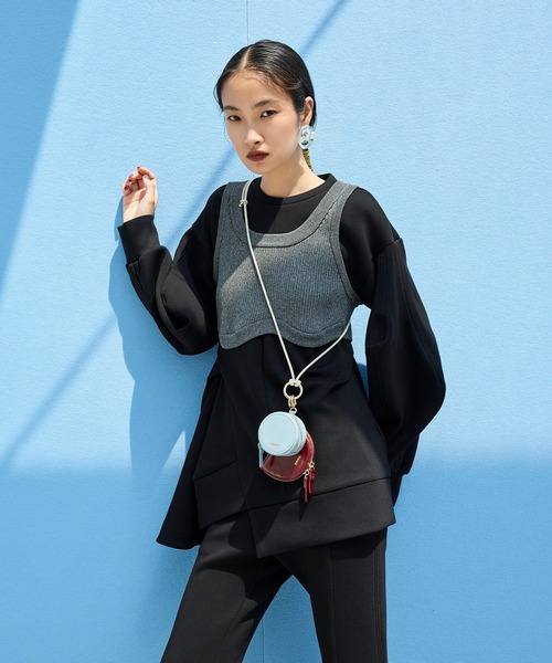 OMMO（オーエムエムオー）の「DOUBLE CURVE SLEEVE TOP（スウェット・レディース・ブラック/グレー/ボルドー・F）」の19枚目の写真