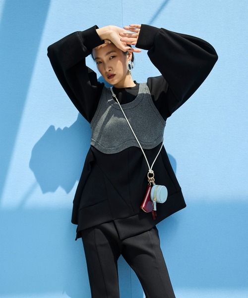 OMMO（オーエムエムオー）の「DOUBLE CURVE SLEEVE TOP（スウェット・レディース・ブラック/グレー/ボルドー・F）」の21枚目の写真