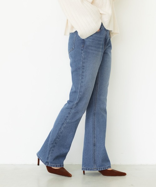 coca(coca)(コカ)の「フレアデニムパンツ(デニムパンツ・レディース・ブルー/ライトブルー・L/M/S)」の10枚目の写真