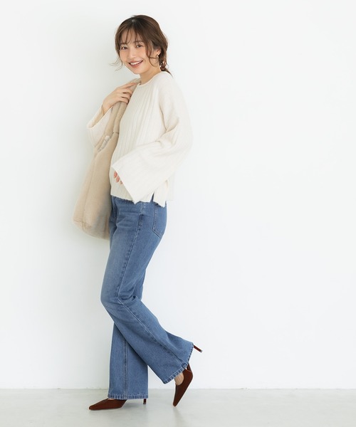 coca(coca)(コカ)の「フレアデニムパンツ(デニムパンツ・レディース・ブルー/ライトブルー・L/M/S)」の13枚目の写真