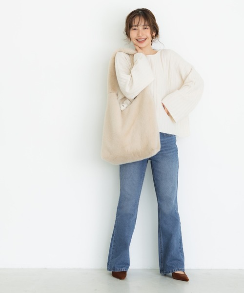 coca(coca)(コカ)の「フレアデニムパンツ(デニムパンツ・レディース・ブルー/ライトブルー・L/M/S)」の14枚目の写真