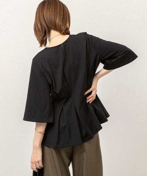 NOLLEY’S(ノーリーズ)の「《接触冷感/UVカット》ウォッシャブルハイスペックジャージペプラムプルオーバー(Tシャツ/カットソー・レディース・ブラック/オフホワイト/ベージュ・38)」の8枚目の写真