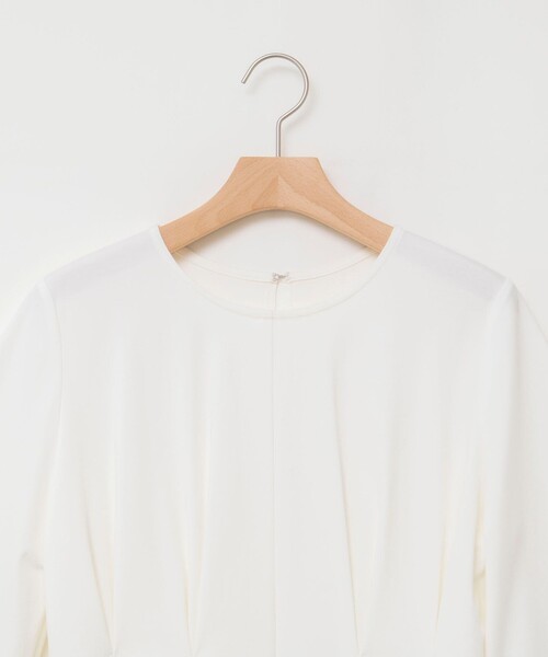 NOLLEY’S(ノーリーズ)の「《接触冷感/UVカット》ウォッシャブルハイスペックジャージペプラムプルオーバー(Tシャツ/カットソー・レディース・ブラック/オフホワイト/ベージュ・38)」の13枚目の写真