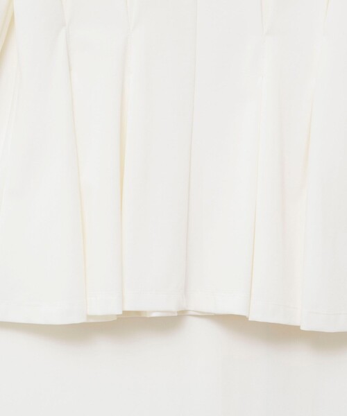 NOLLEY’S(ノーリーズ)の「《接触冷感/UVカット》ウォッシャブルハイスペックジャージペプラムプルオーバー(Tシャツ/カットソー・レディース・ブラック/オフホワイト/ベージュ・38)」の15枚目の写真