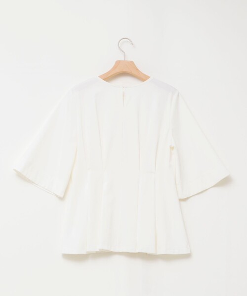 NOLLEY’S(ノーリーズ)の「《接触冷感/UVカット》ウォッシャブルハイスペックジャージペプラムプルオーバー(Tシャツ/カットソー・レディース・ブラック/オフホワイト/ベージュ・38)」の16枚目の写真