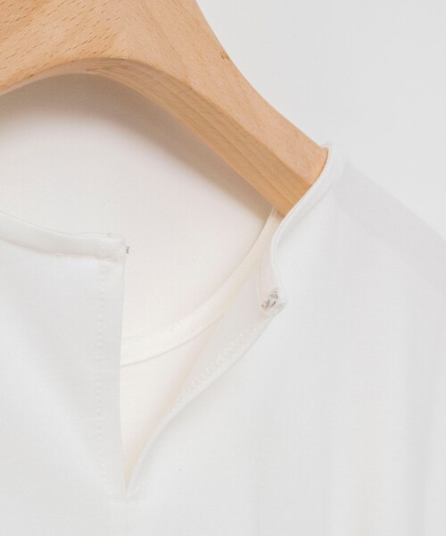 NOLLEY’S(ノーリーズ)の「《接触冷感/UVカット》ウォッシャブルハイスペックジャージペプラムプルオーバー(Tシャツ/カットソー・レディース・ブラック/オフホワイト/ベージュ・38)」の19枚目の写真