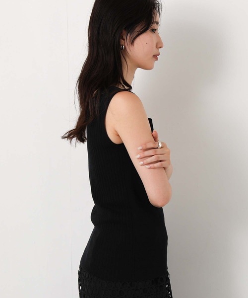 Gready Brilliant(グレディブリリアン)の「スクエアVネック2WAYタンク(タンクトップ・レディース・オフホワイト/モカ/ブラック・FREE)」の13枚目の写真
