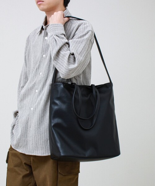 Un coeur（アンクール）の「【Un coeur/アンクール】DRAPE 2WAY TOTE ドレープトートバッグ（トートバッグ・メンズ・ブラック・FREE）」の6枚目の写真