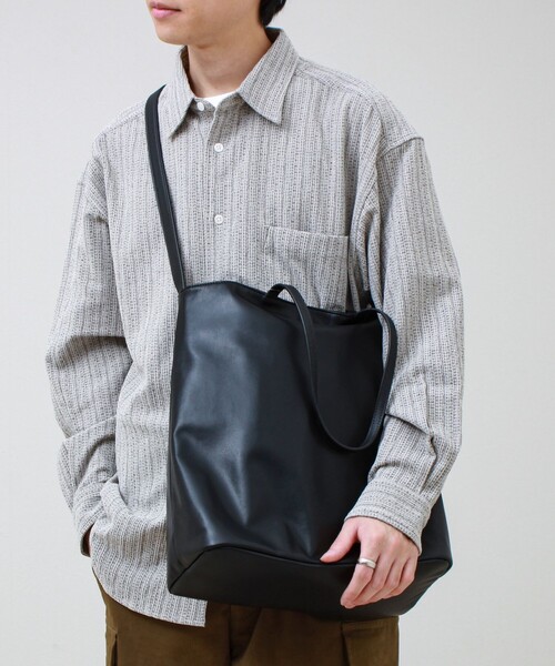 Un coeur（アンクール）の「【Un coeur/アンクール】DRAPE 2WAY TOTE ドレープトートバッグ（トートバッグ・メンズ・ブラック・FREE）」の8枚目の写真