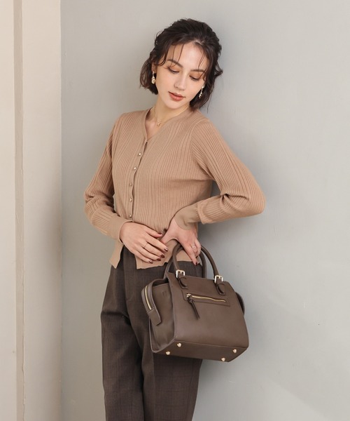 GLACIER lusso（グラシアルッソ）の「【上品ニット・ウォッシャブル】リブ編Ｖネックカーデ（カーディガン/ボレロ・レディース・ブラック/杢グレー/ベージュ/ワインレッド/ブルー・L/LL/M/S）」の4枚目の写真