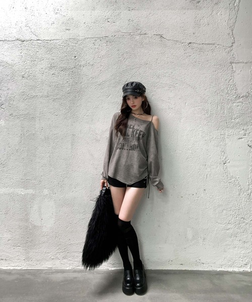 VEILA(ヴェイラ)の「アシンメトリープリントワンショルダー長袖トップス(Tシャツ/カットソー・レディース・オリーブ/ブラック・フリー)」の21枚目の写真