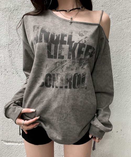 VEILA(ヴェイラ)の「アシンメトリープリントワンショルダー長袖トップス(Tシャツ/カットソー・レディース・オリーブ/ブラック・フリー)」の17枚目の写真