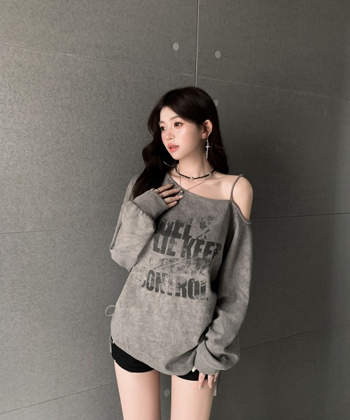 VEILA(ヴェイラ)の「アシンメトリープリントワンショルダー長袖トップス(Tシャツ/カットソー・レディース・オリーブ/ブラック・フリー)」の18枚目の写真
