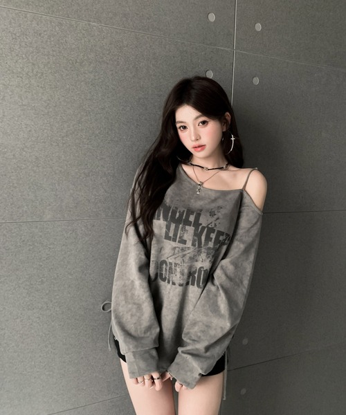 VEILA(ヴェイラ)の「アシンメトリープリントワンショルダー長袖トップス(Tシャツ/カットソー・レディース・オリーブ/ブラック・フリー)」の20枚目の写真