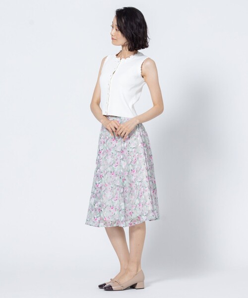 TOCCA(トッカ)の「GLASS ROSE スカート(スカート・レディース・ライトグリーン系5/ネイビー系5・0/4)」の7枚目の写真