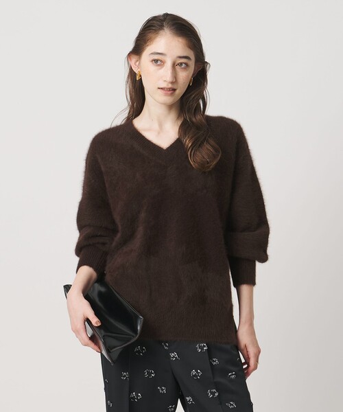 UNITED ARROWS(ユナイテッドアローズ)の「フォックスカシミヤ Vネック ニット(ニット/セーター・レディース・ダークブラウン/グレー/ブラック・FREE)」の16枚目の写真